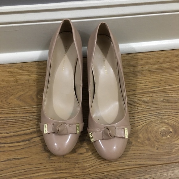 Tommy Hilfiger Shoes - 🐝Tommy Hilfiger Classy blush pink heelsHOST PICK